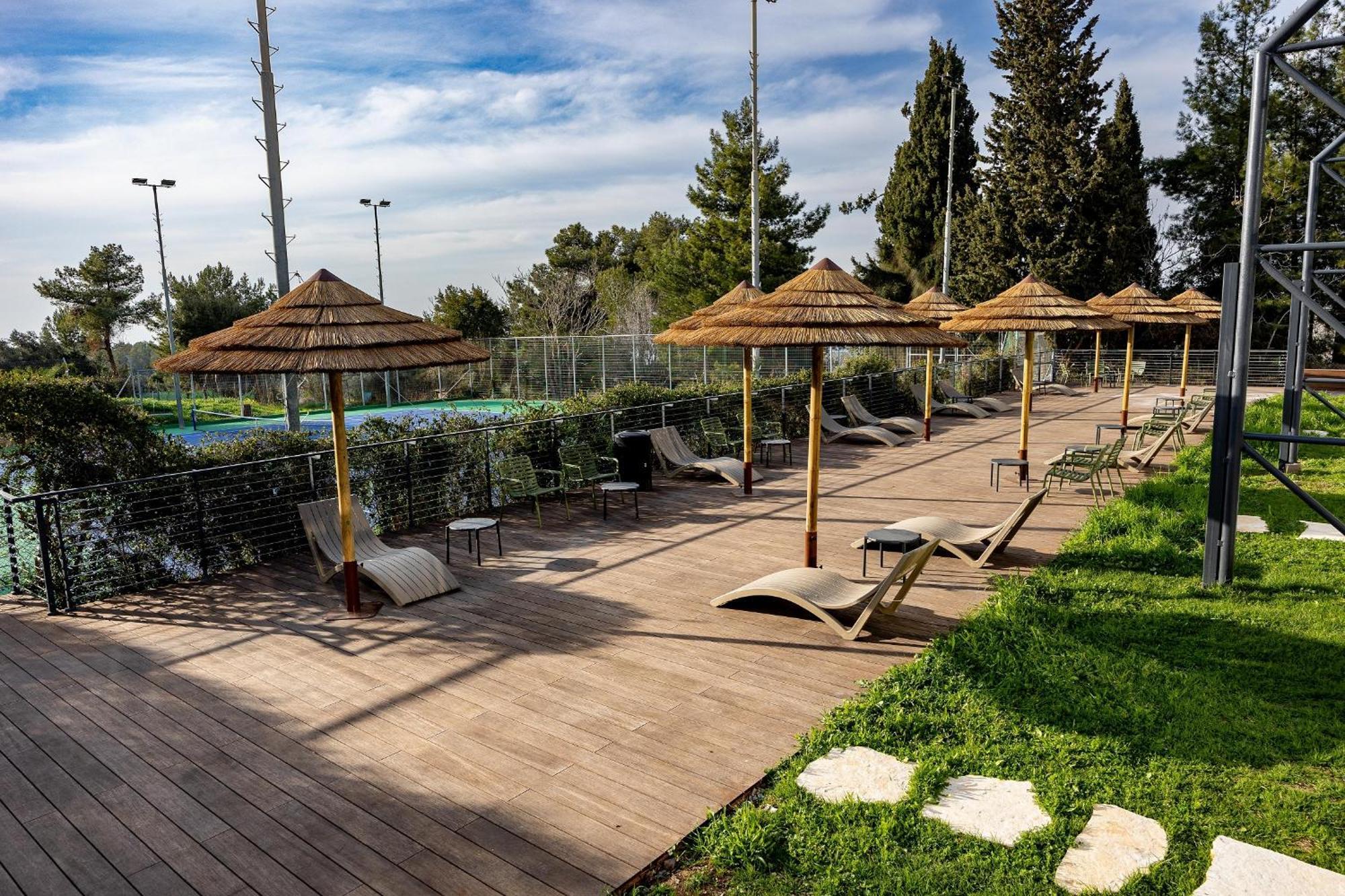 C Hotel Neve Ilan Exterior photo